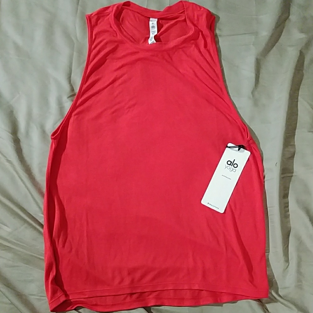 Alo yoga arrow tank